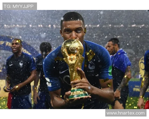 卡姆巴佩：从天才少年到世界足坛新领袖的崛起之路